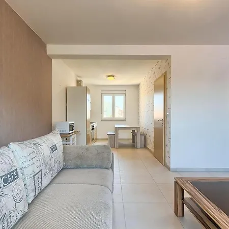 Lovely 400m From The Sea