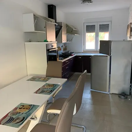 Lovely 400m From The Sea Apartment Fazana