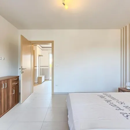 Lovely 400m From The Sea