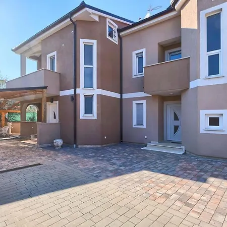 Apartment Lovely 400m From The Sea Fazana