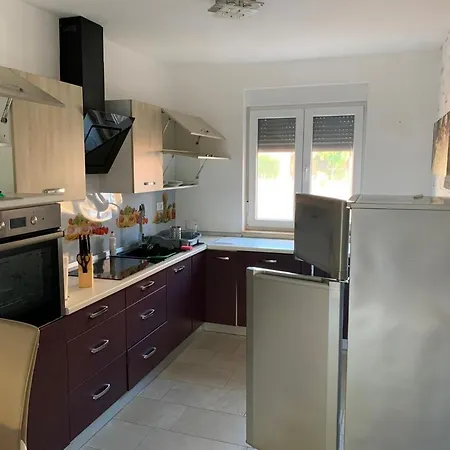 Lovely 400m From The Sea Apartment Fazana