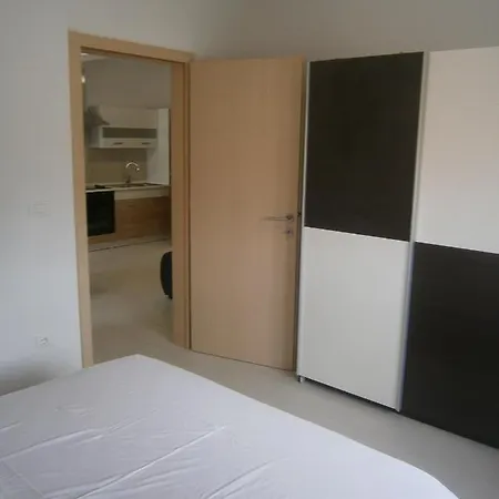 Lovely 400m From The Sea Apartment Fazana