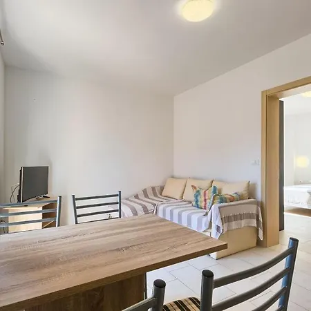 Apartment Lovely 400m From The Sea *